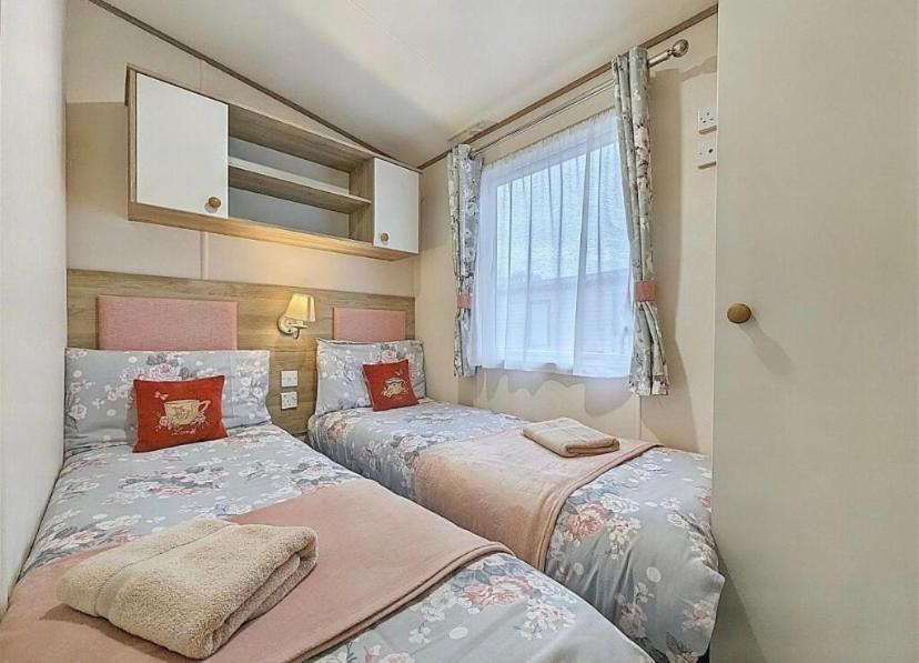 Cosy Corner Villa Brigham  Bagian luar foto